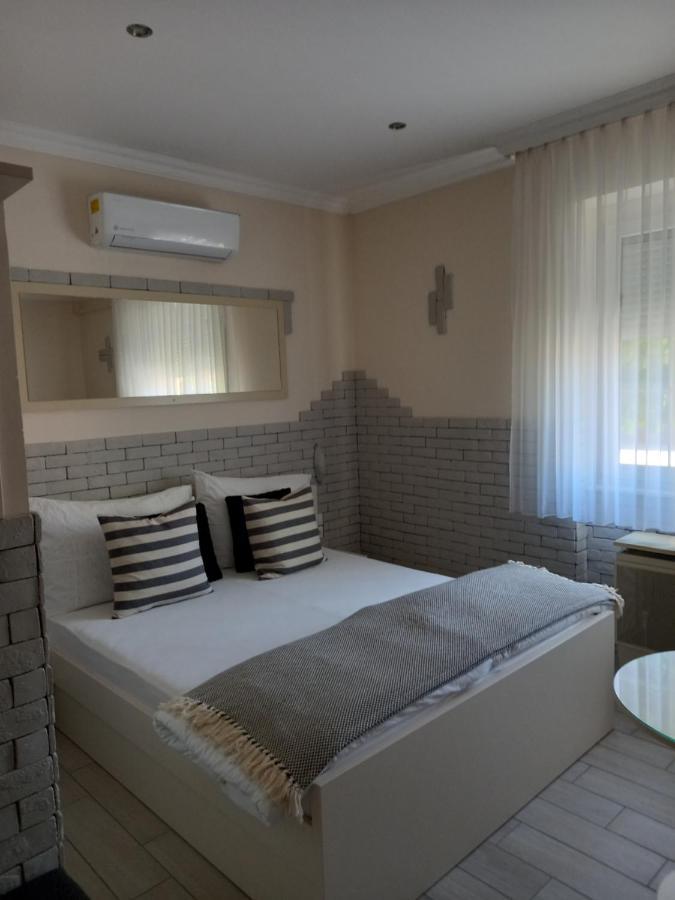 Viola Vendeghaz Bed and Breakfast Pápa Εξωτερικό φωτογραφία