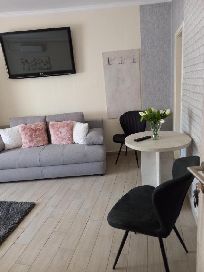 Viola Vendeghaz Bed and Breakfast Pápa Εξωτερικό φωτογραφία