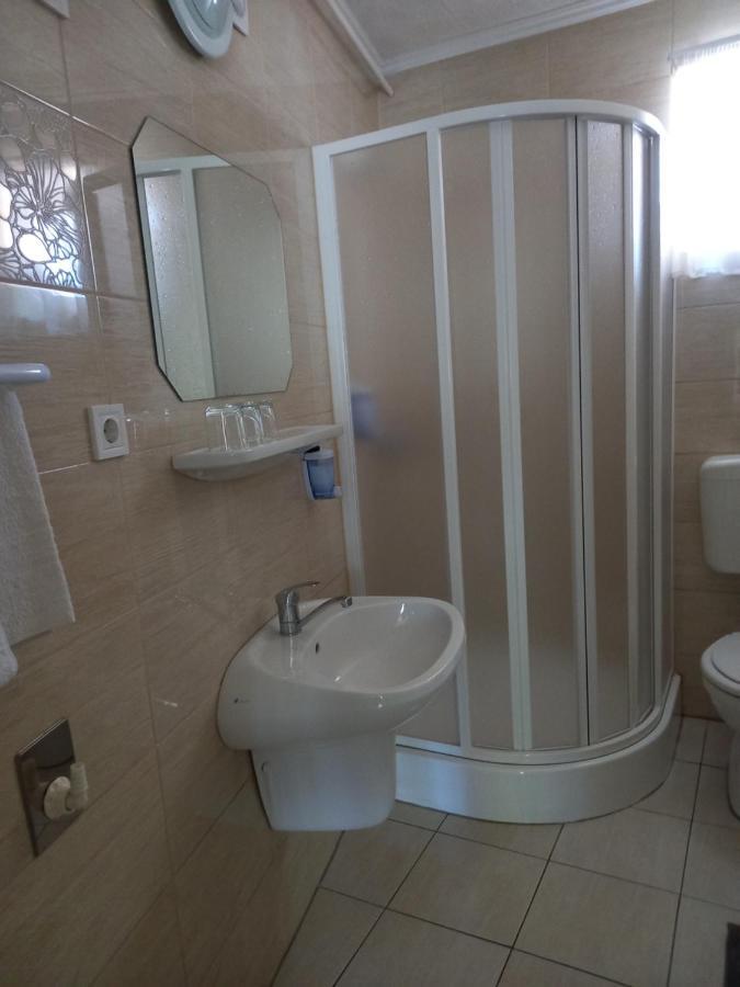 Viola Vendeghaz Bed and Breakfast Pápa Εξωτερικό φωτογραφία